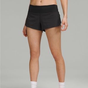 Lululemon Black Speed Up Shorts Low Rise 2.5 Inch Inseam Size 6